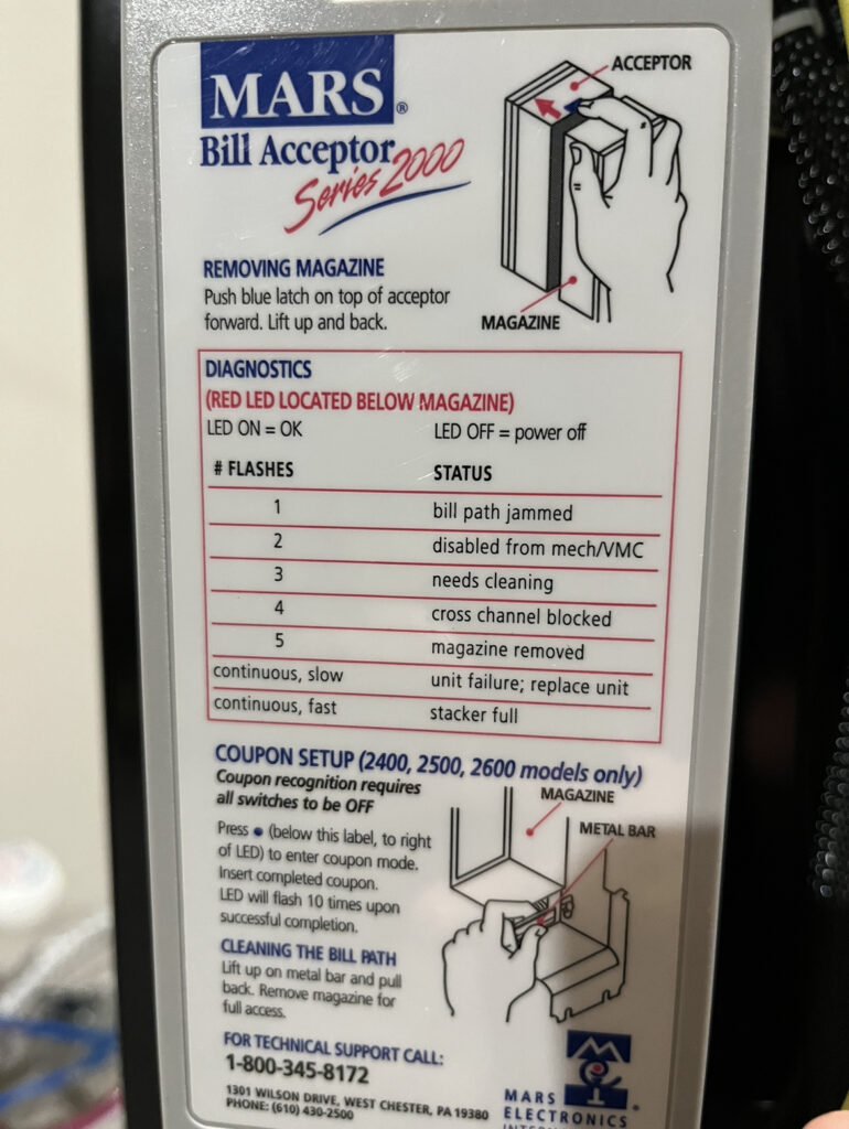 Bill acceptor for vending machine